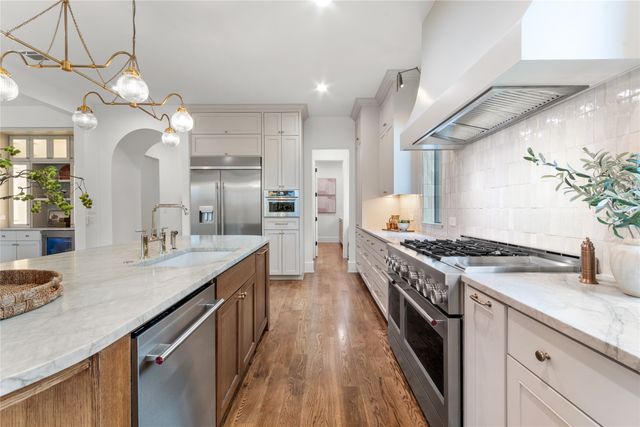 8611 San Fernando Way, Dallas, TX 75218