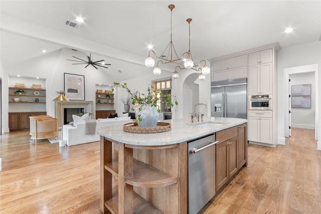 8611 San Fernando Way, Dallas, TX 75218