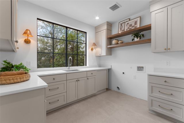 8611 San Fernando Way, Dallas, TX 75218