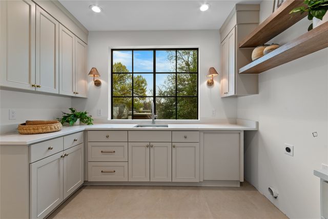 8611 San Fernando Way, Dallas, TX 75218