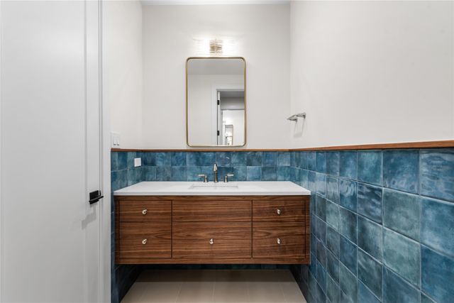 8611 San Fernando Way, Dallas, TX 75218