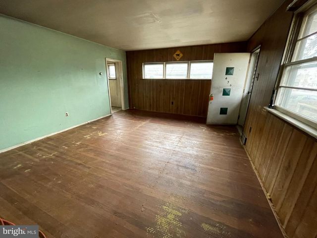 436 S 9TH ST, North Wales, PA 19454