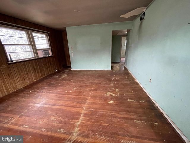 436 S 9TH ST, North Wales, PA 19454