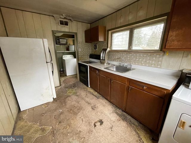 436 S 9TH ST, North Wales, PA 19454