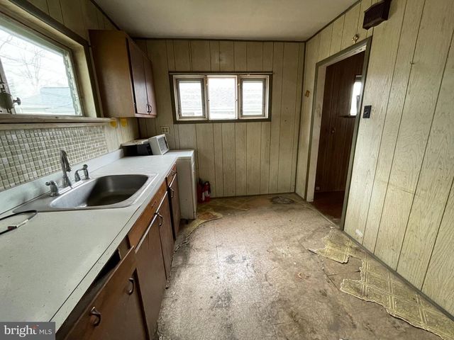 436 S 9TH ST, North Wales, PA 19454