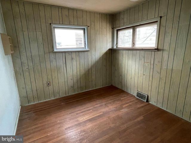 436 S 9TH ST, North Wales, PA 19454