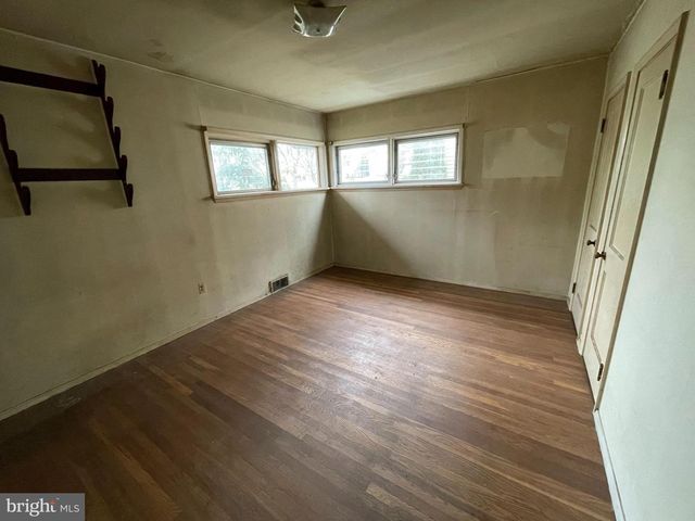 436 S 9TH ST, North Wales, PA 19454