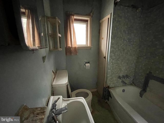 436 S 9TH ST, North Wales, PA 19454