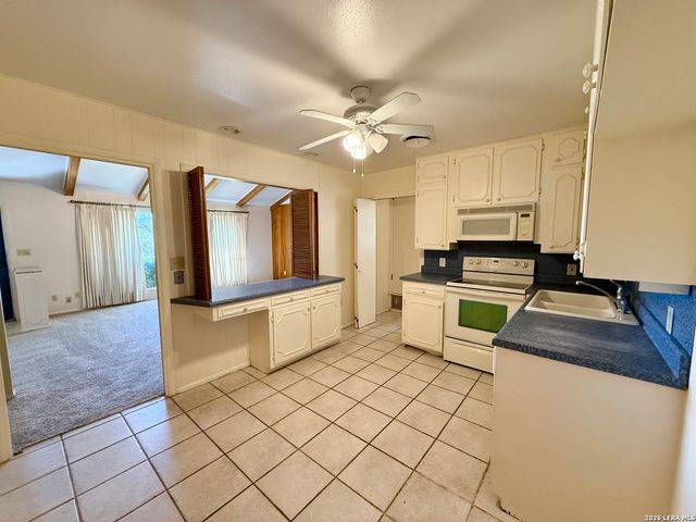 1050 Elizabeth, New Braunfels, TX 78130