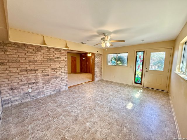 1050 Elizabeth, New Braunfels, TX 78130