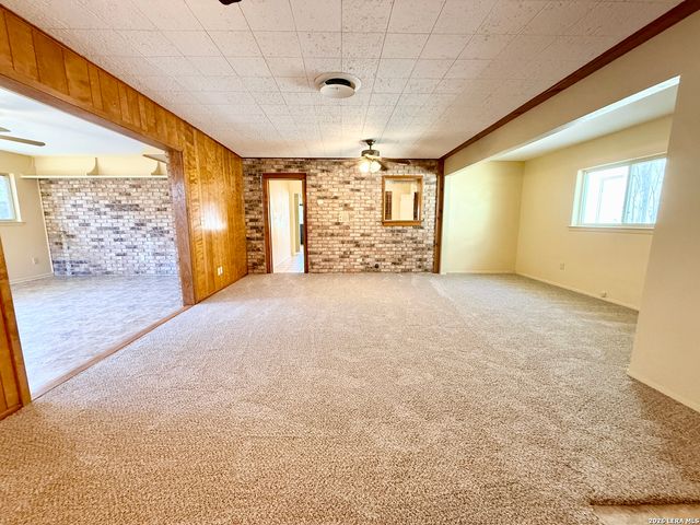 1050 Elizabeth, New Braunfels, TX 78130