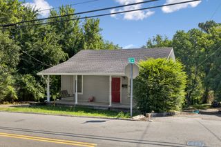 68 N Main St, Springfield, TN 37172