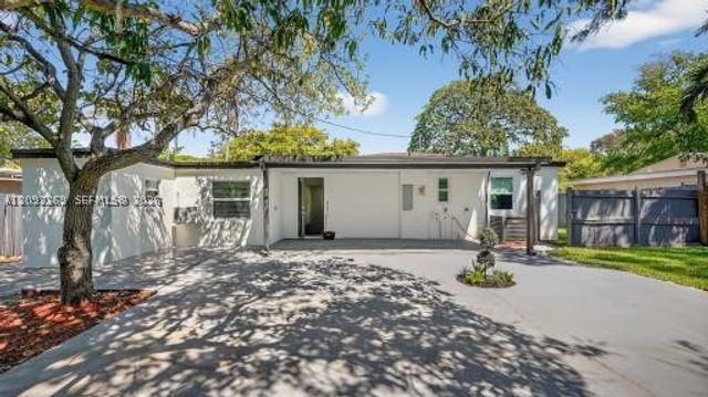 1010 NE 138th St 1, North Miami, FL 33161
