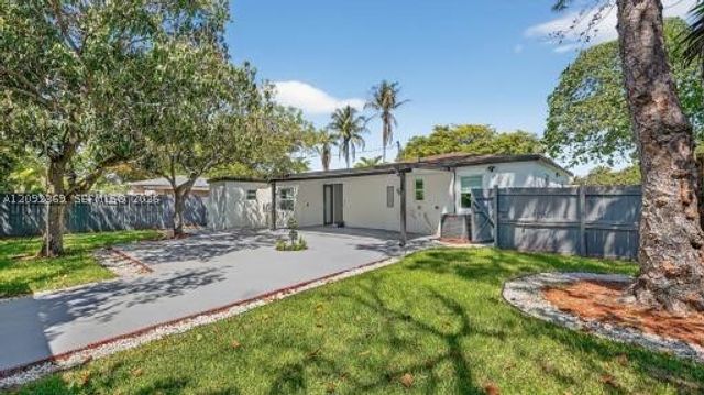 1010 NE 138th St 1, North Miami, FL 33161