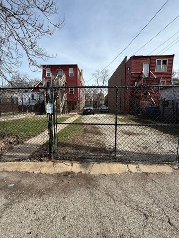 830 N SPRINGFIELD Avenue, Chicago, IL 60651