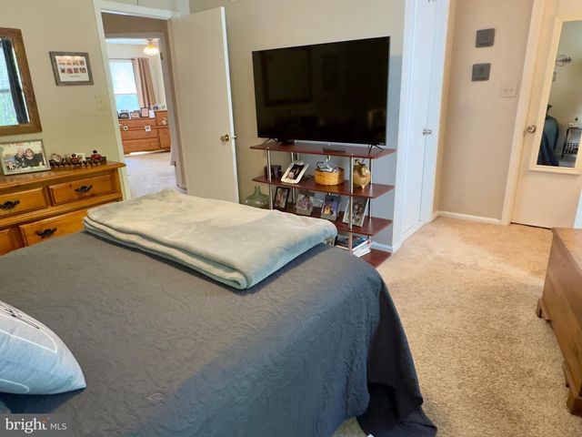 35 FOX MEADOW DR, Sicklerville, NJ 08081