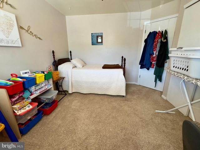 35 FOX MEADOW DR, Sicklerville, NJ 08081