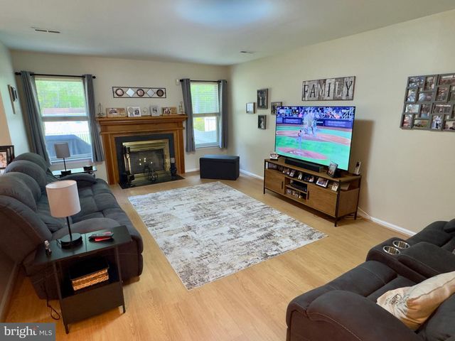 35 FOX MEADOW DR, Sicklerville, NJ 08081