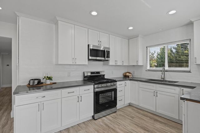 932 Coloma Way, Roseville, CA 95661