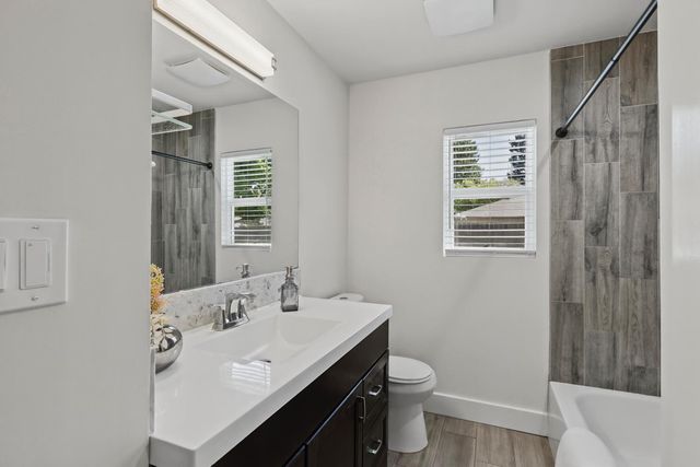 932 Coloma Way, Roseville, CA 95661