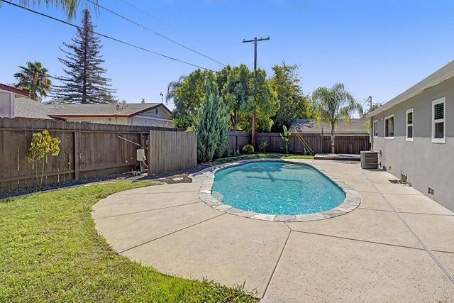 932 Coloma Way, Roseville, CA 95661
