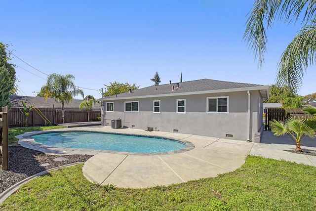 932 Coloma Way, Roseville, CA 95661