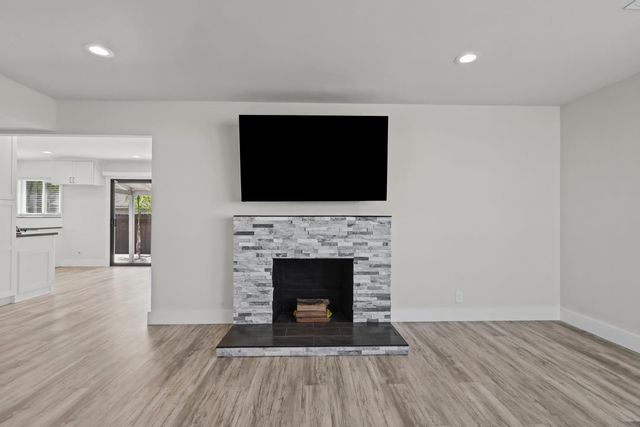 932 Coloma Way, Roseville, CA 95661