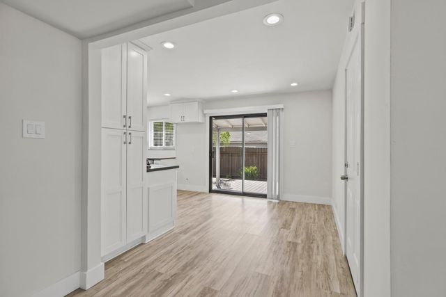 932 Coloma Way, Roseville, CA 95661