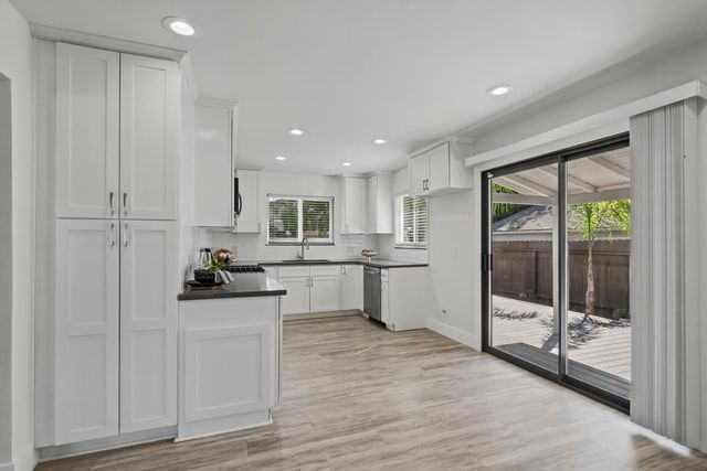 932 Coloma Way, Roseville, CA 95661