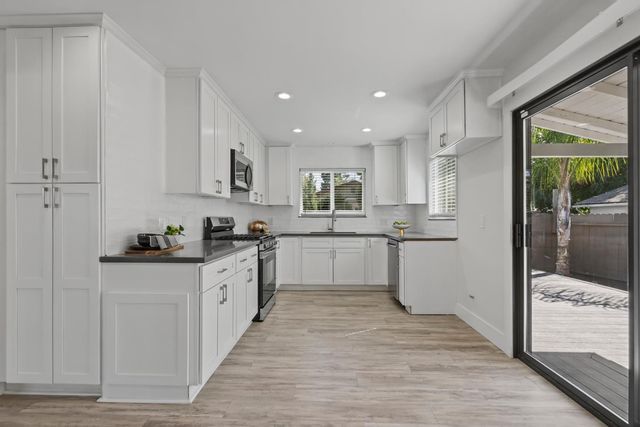 932 Coloma Way, Roseville, CA 95661