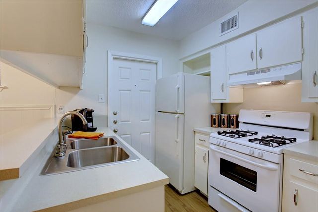 816 W North Loop BLVD 107, Austin, TX 78756