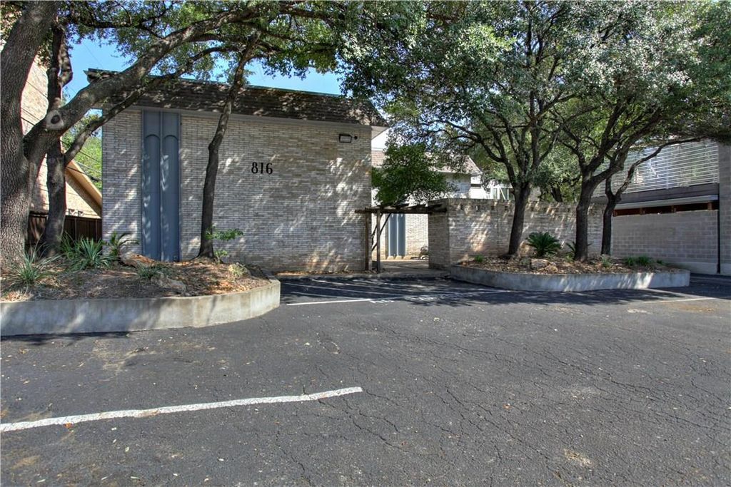 816 W North Loop BLVD 107, Austin, TX 78756