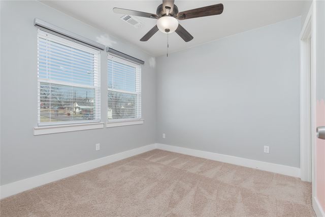 285 N Sherman Avenue, Van Alstyne, TX 75495