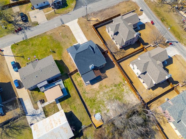 285 N Sherman Avenue, Van Alstyne, TX 75495