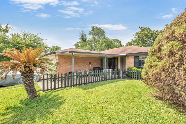 12411 Drifting Winds, Houston, TX 77044