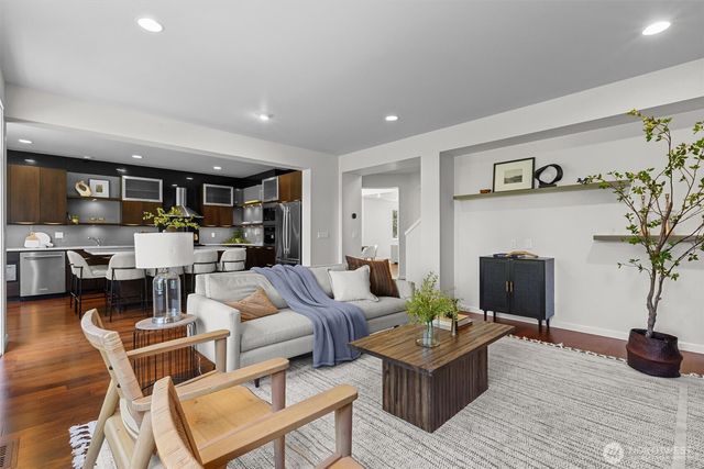 16198 SE 51st Place, Bellevue, WA 98006