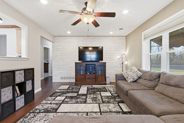 1401 HICKAM DR, Columbia, MO 65202