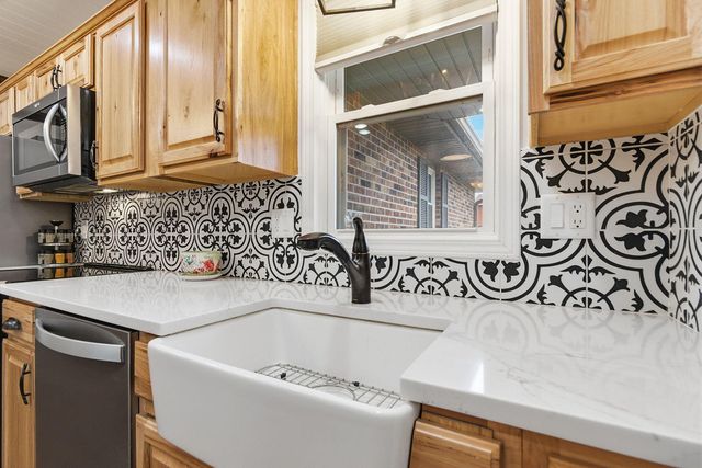 1401 HICKAM DR, Columbia, MO 65202