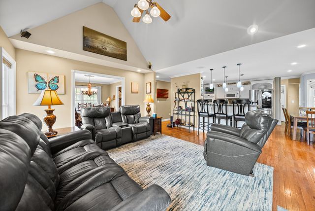 590A Lindsey Hollow Rd, Gallatin, TN 37066