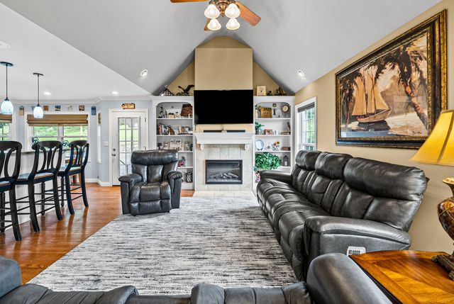 590A Lindsey Hollow Rd, Gallatin, TN 37066