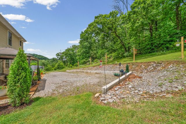 590A Lindsey Hollow Rd, Gallatin, TN 37066