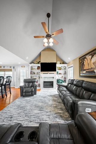 590A Lindsey Hollow Rd, Gallatin, TN 37066