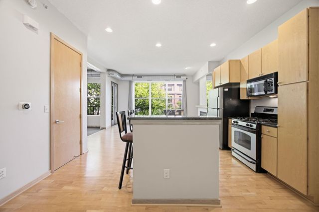 3640 Wooddale Avenue S 305, Saint Louis Park, MN 55416