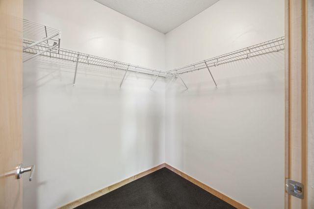 3640 Wooddale Avenue S 305, Saint Louis Park, MN 55416