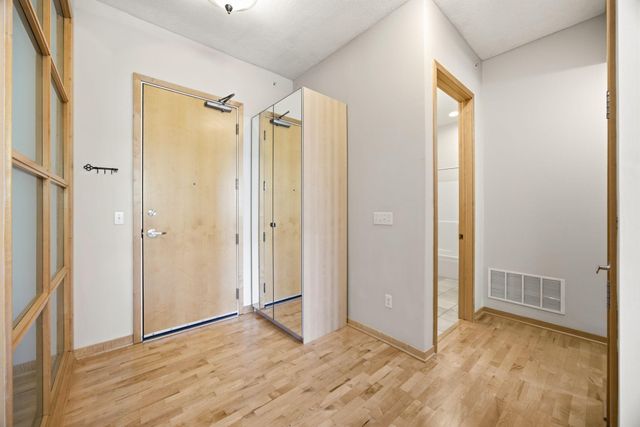 3640 Wooddale Avenue S 305, Saint Louis Park, MN 55416