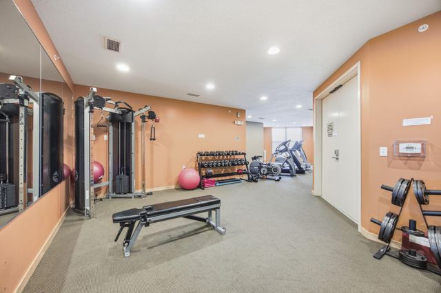 3640 Wooddale Avenue S 305, Saint Louis Park, MN 55416