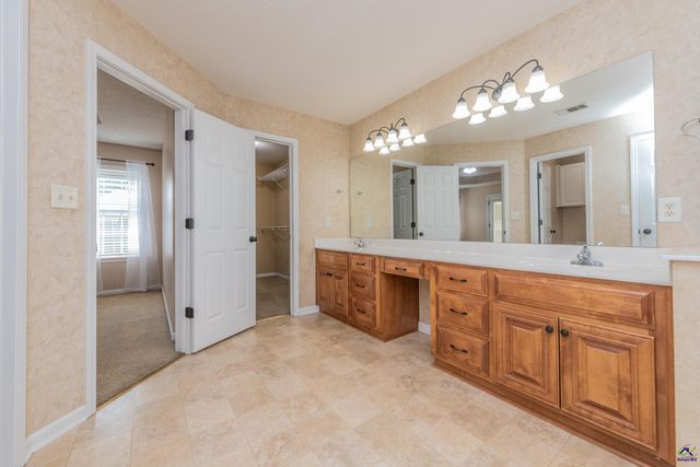 102 Ironwood Dr, Bonaire, GA 31005