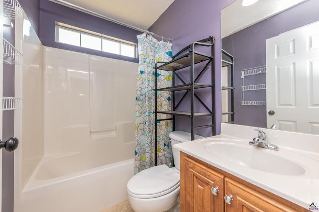 102 Ironwood Dr, Bonaire, GA 31005