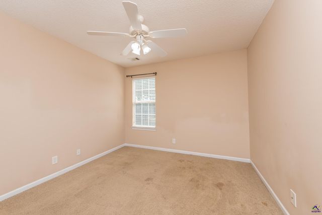 102 Ironwood Dr, Bonaire, GA 31005
