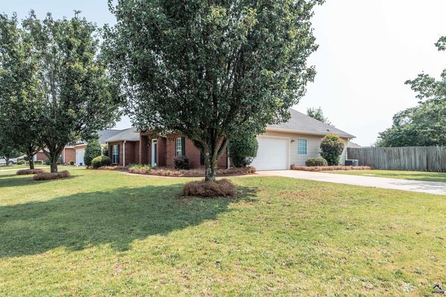102 Ironwood Dr, Bonaire, GA 31005